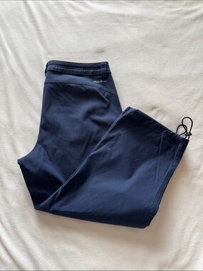 Eddie Bauer nylon capris